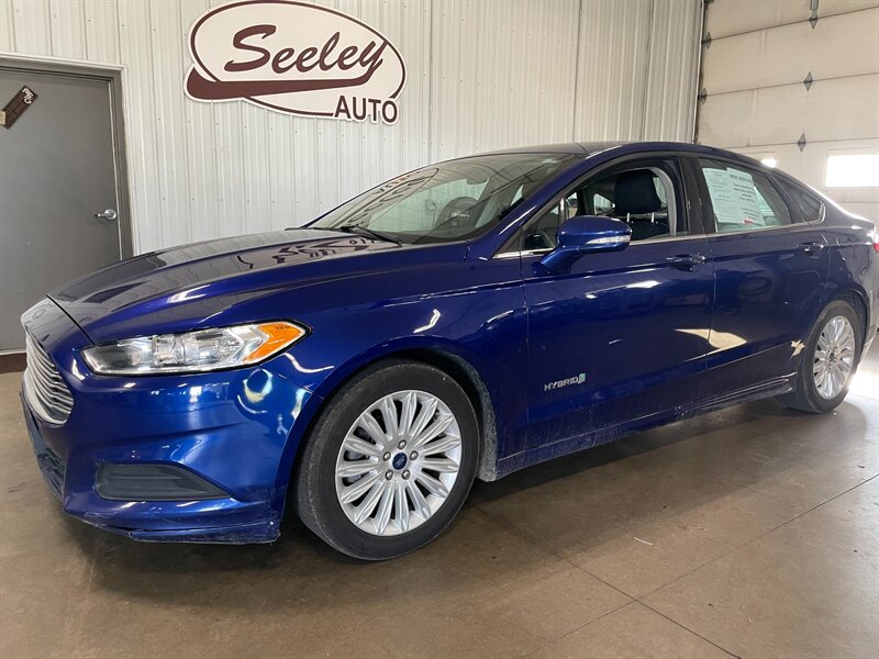 2015 Ford Fusion SE's photo