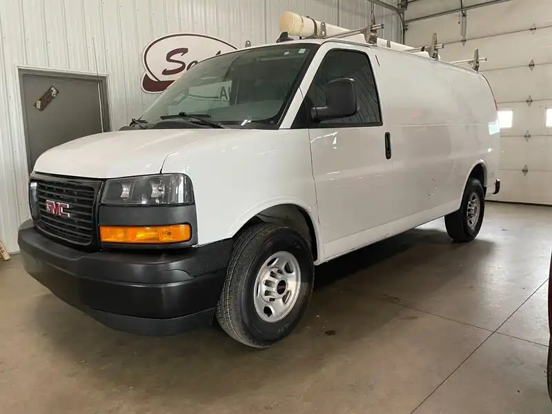 2023 GMC Savana 2500's photo