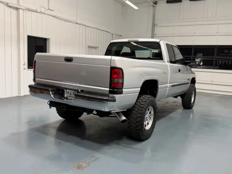 2002 Dodge Ram 2500 SLT 4X4 QUAD CAB SWB's photo