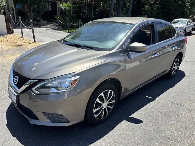 2016 Nissan Sentra SV CVT's photo