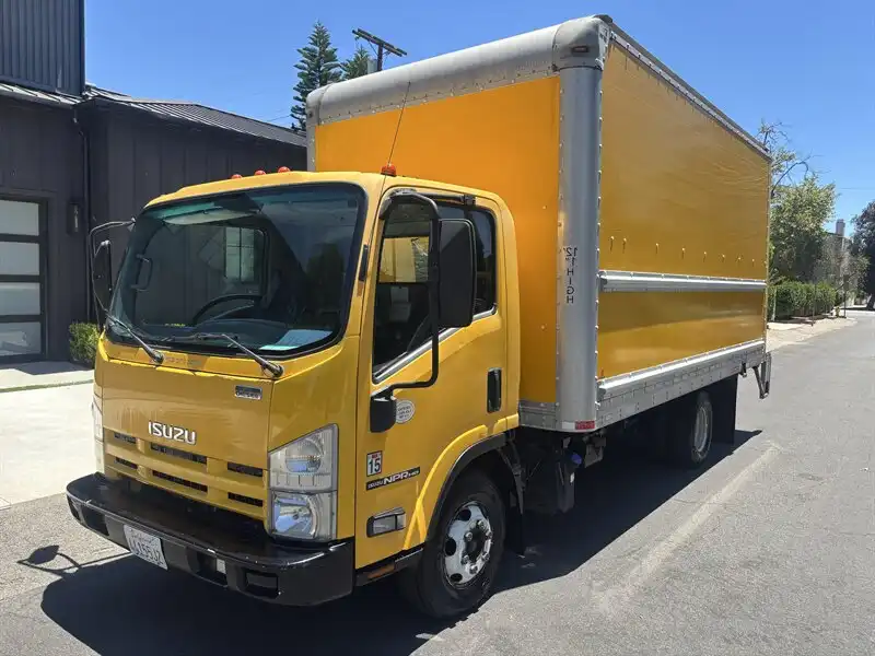2013 Isuzu NPR-HD's photo