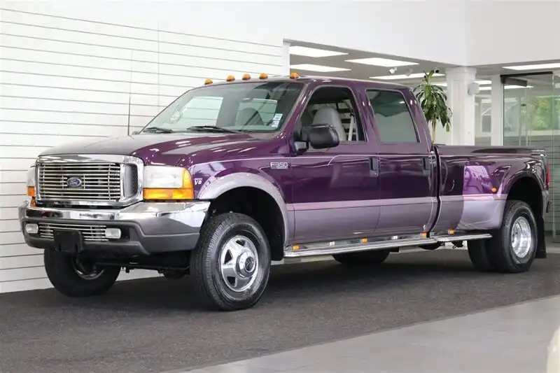 1999 Ford F-350 SUPER DUTY CREW CAB 4X4 156 DRW XLT's photo