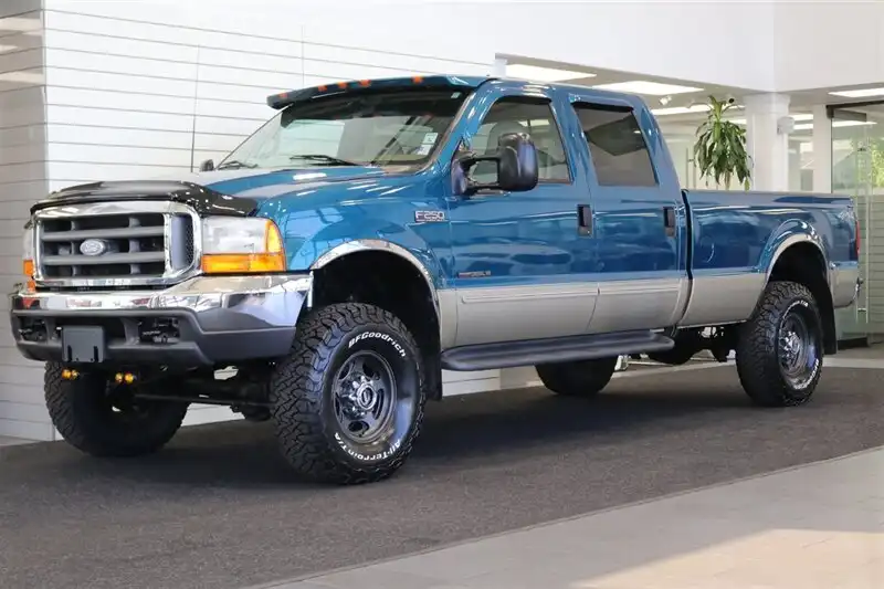 2000 Ford F-250 Lariat 4WD Crew Cab SWB's photo