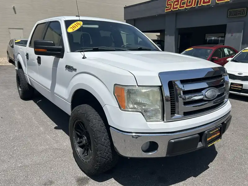 2010 Ford F-150 XL SuperCrew 145-in's photo