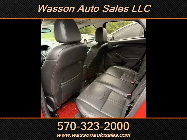 2014 Ford Focus Sedan SE photo 5
