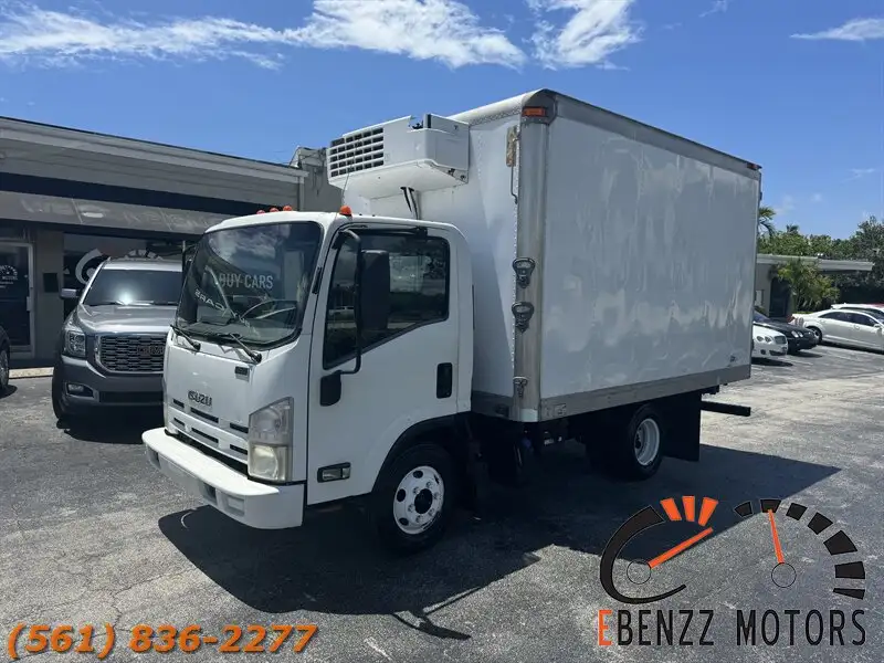 2013 Isuzu NPR's photo
