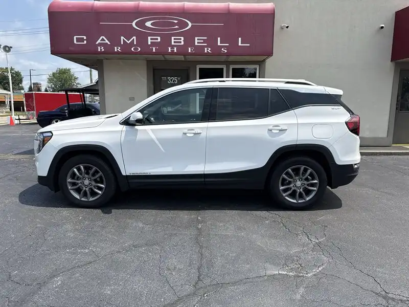 2024 GMC Terrain SLT FWD's photo