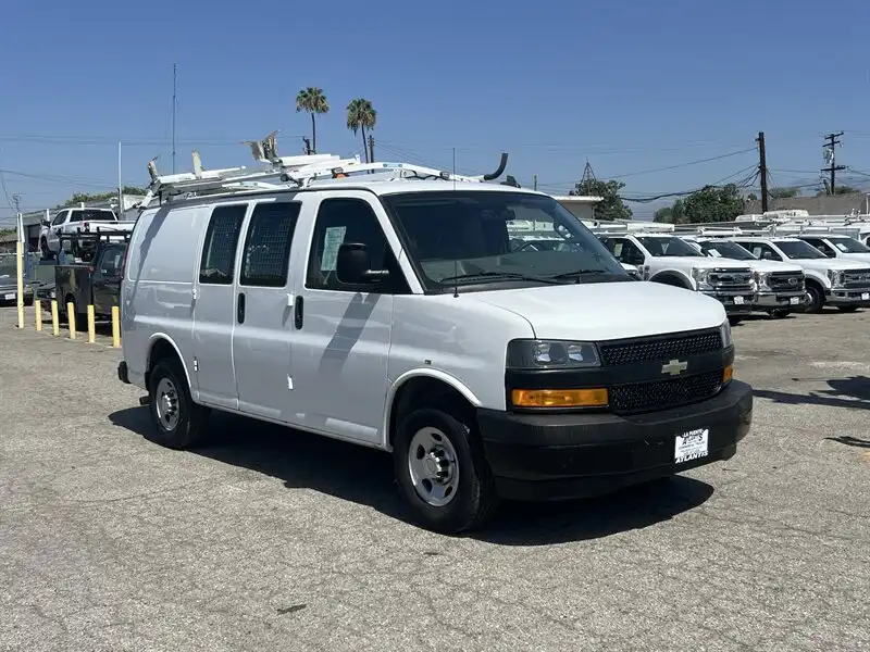 2018 Chevrolet Express 2500 Work Van HD's photo