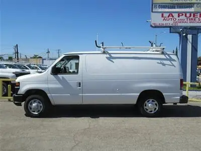 2013 Ford E-Series E-150 Van photo 2