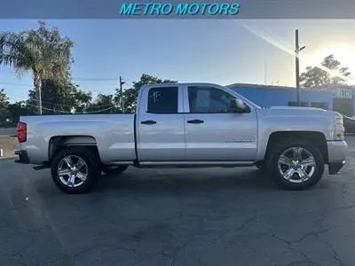 2016 Chevrolet Silverado 1500 Custom Double Cab Std Box photo 4