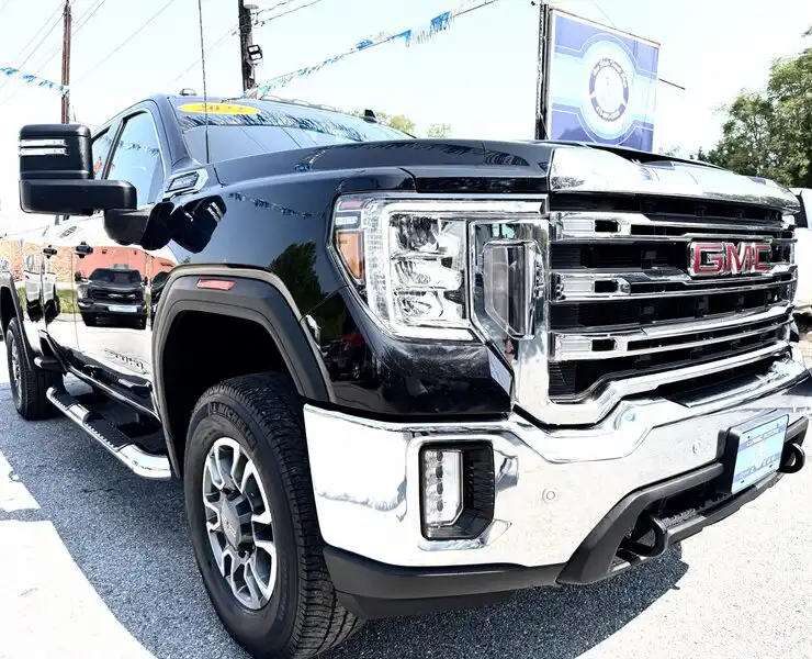 2022 GMC Sierra 4WD Double Cab Long Box SLE's photo