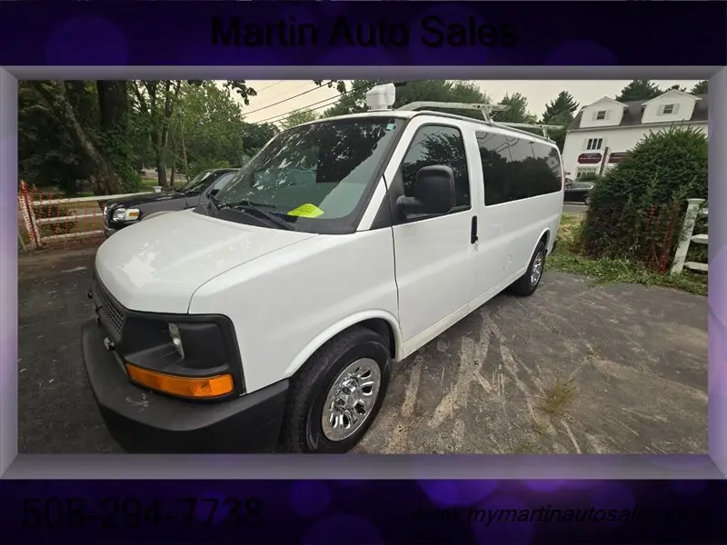 2010 Chevrolet Express 1500 Work Van AWD photo 4