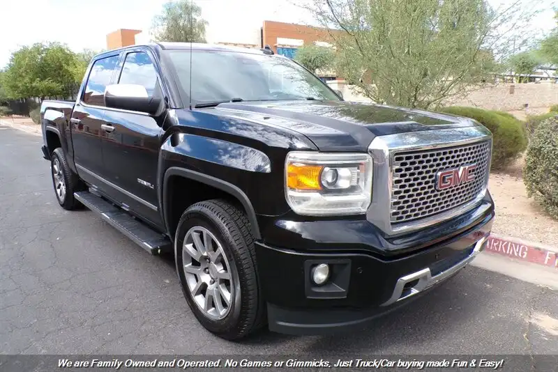 2015 GMC Sierra 4WD Crew Cab Short Box's photo