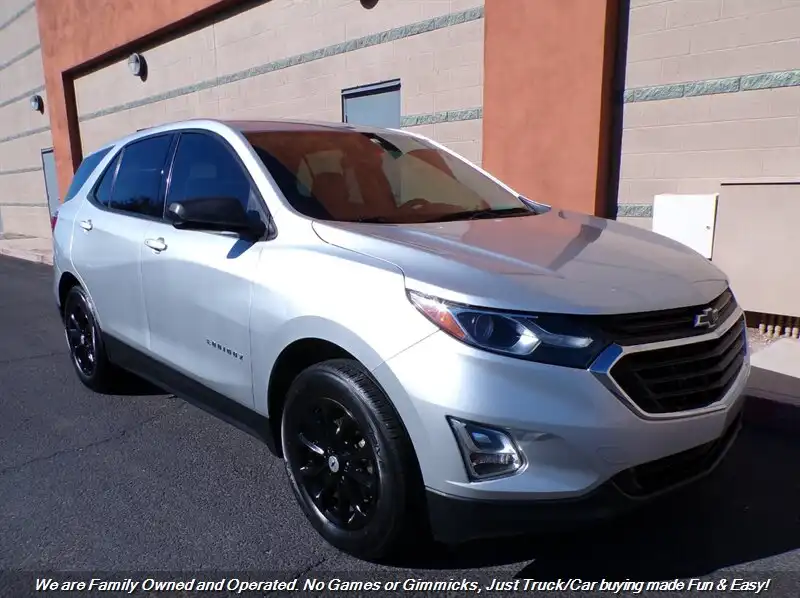 2018 Chevrolet Equinox LS's photo
