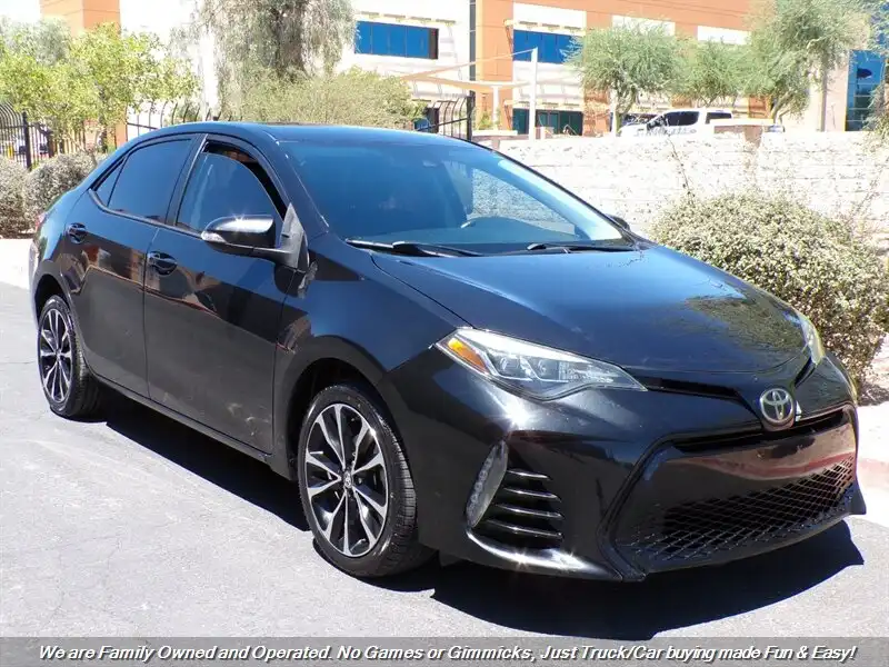 2017 Toyota Corolla SE's photo