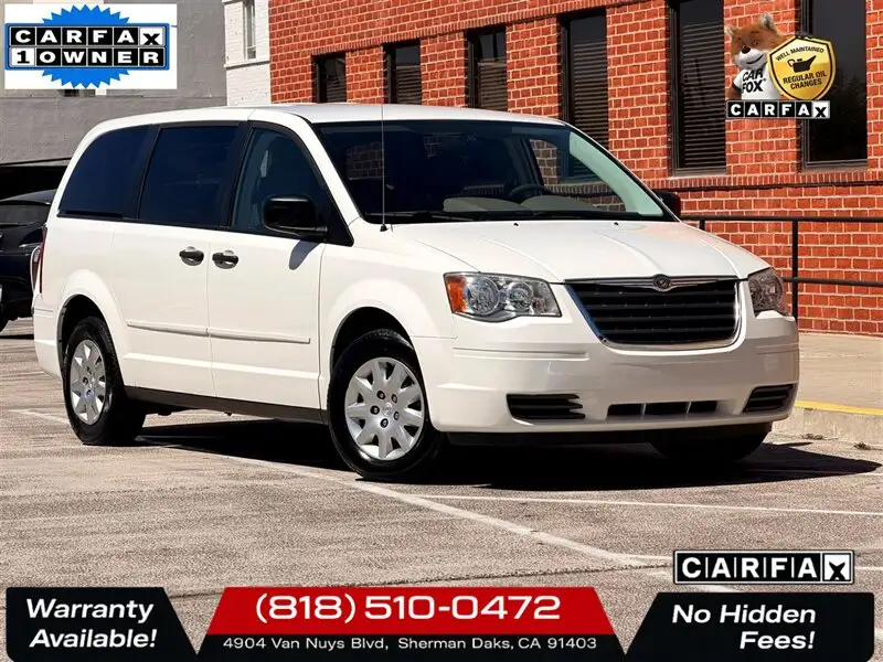 2008 Chrysler Town & Country LX's photo