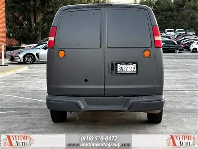 2007 GMC Savana 2500 Work Van (HD) photo 5