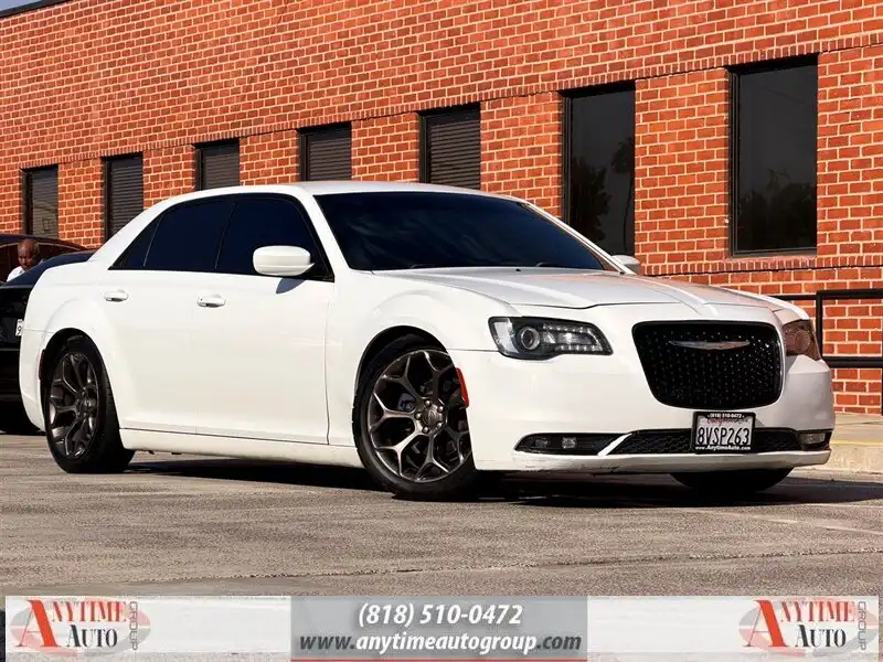 2018 Chrysler 300 S's photo