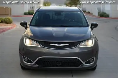 2020 Chrysler Pacifica Touring photo 2