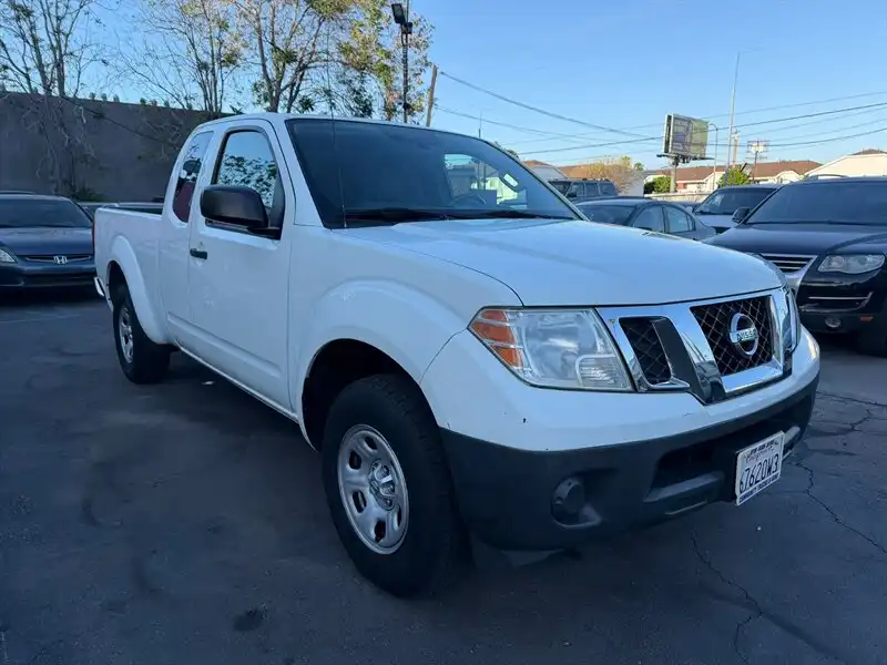 2015 Nissan Frontier 2.5 S King Cab 4X2 AT's photo