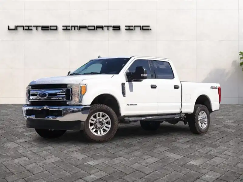 2019 Ford F-250 XLT 4x4 Crew Cab 6-3/4' Box's photo