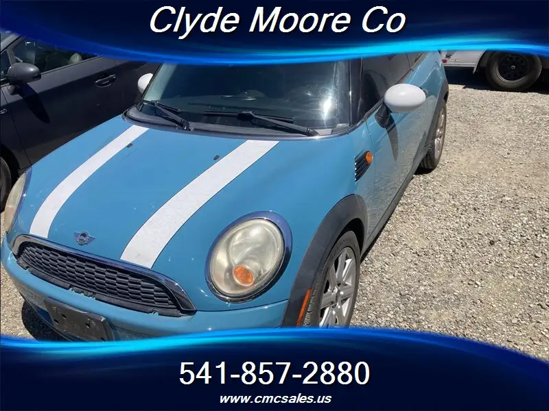 2010 MINI Cooper Base photo 1