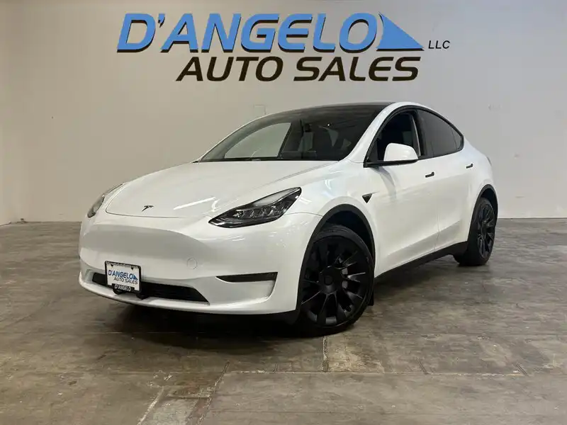 2023 Tesla Model Y Long Range Dual Motor All-Wheel Drive's photo