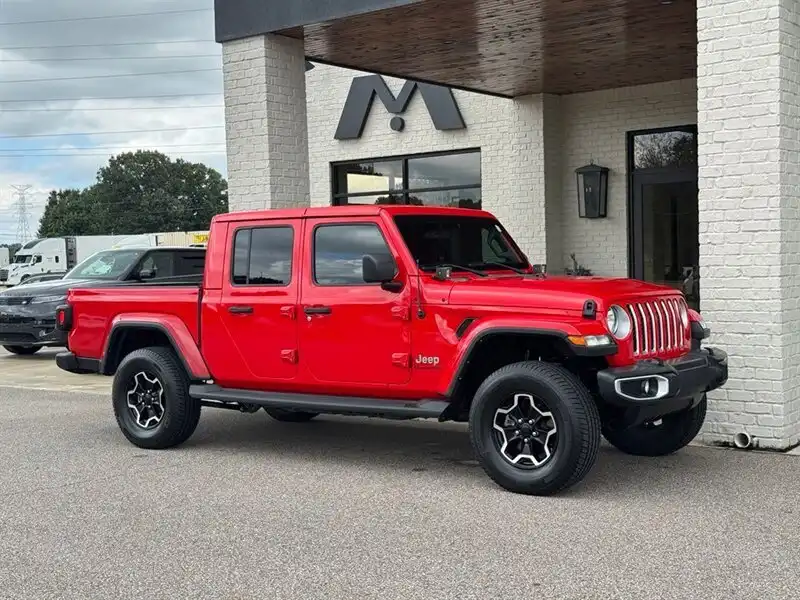 2021 Jeep Gladiator Overland's photo