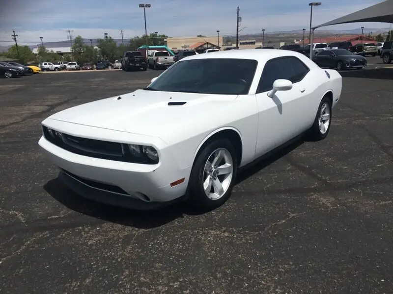 2013 Dodge Challenger SXT photo 1
