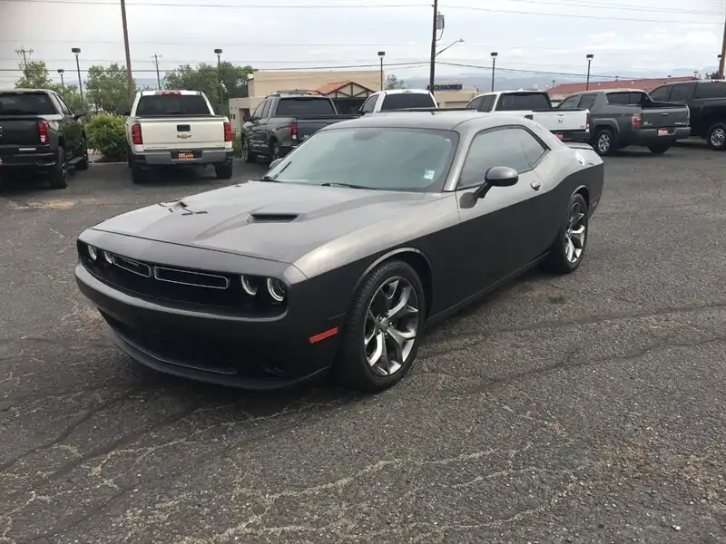 2016 Dodge Challenger SXT's photo