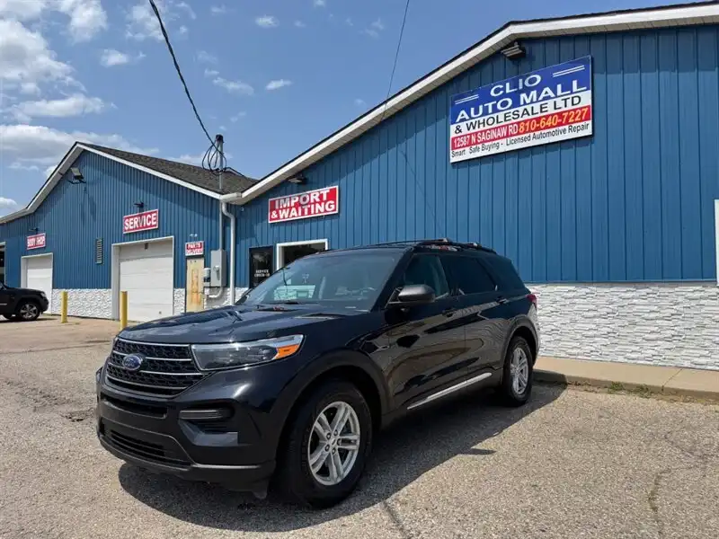 2021 Ford Explorer XLT 4WD's photo