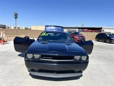 2012 Dodge Challenger SXT photo 4