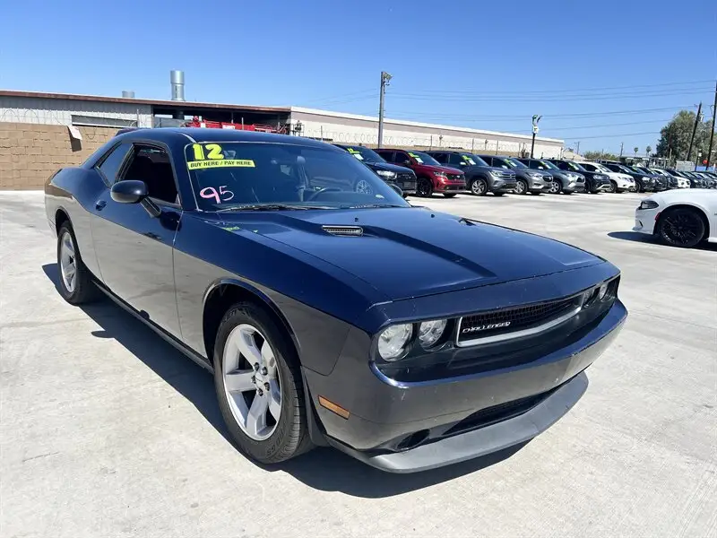 2012 Dodge Challenger SXT photo 1