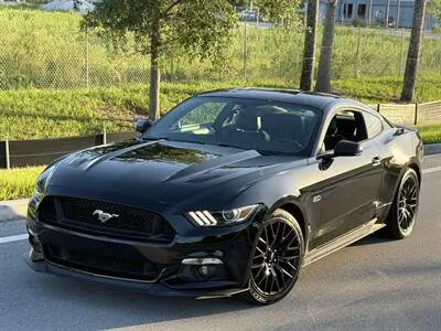 2015 Ford Mustang GT Coupe Premium photo 4