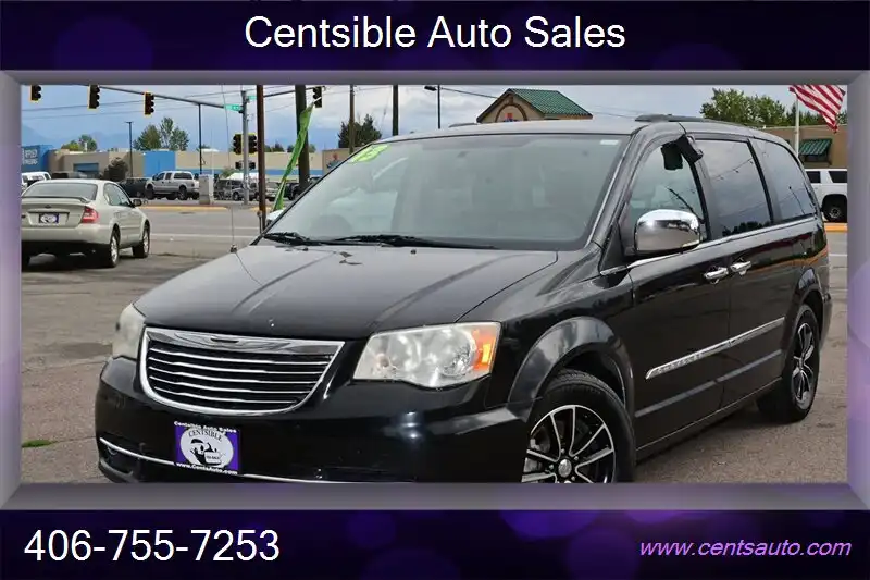 2013 Chrysler Town & Country Touring L's photo