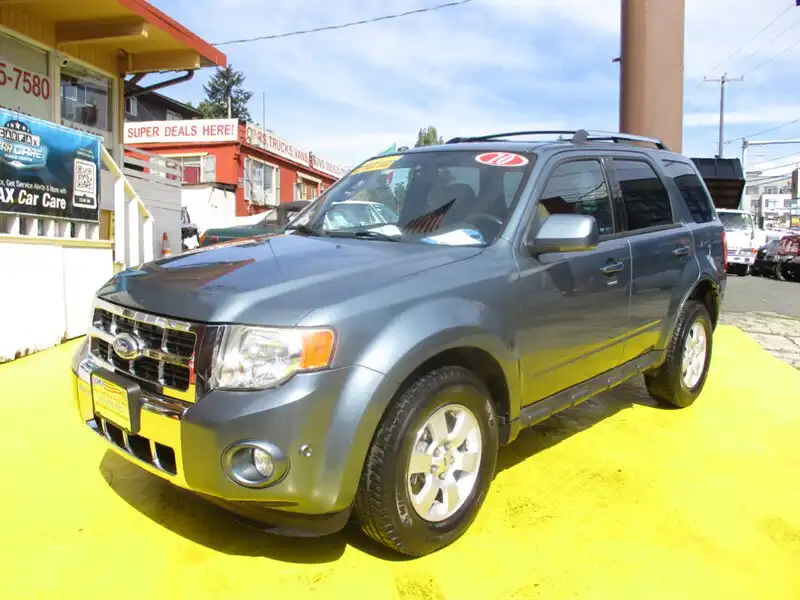 2010 Ford Escape Limited 4WD's photo