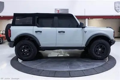 2022 Ford Bronco Base Advanced 4x4 photo 4