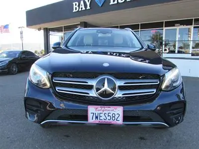 2017 Mercedes-Benz GLC GLC300 4MATIC photo 2