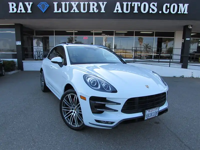 2016 Porsche Macan Turbo's photo