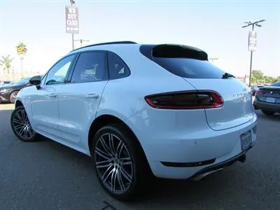 2016 Porsche Macan Turbo photo 5