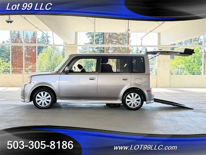 2005 Scion xB 4AT's photo
