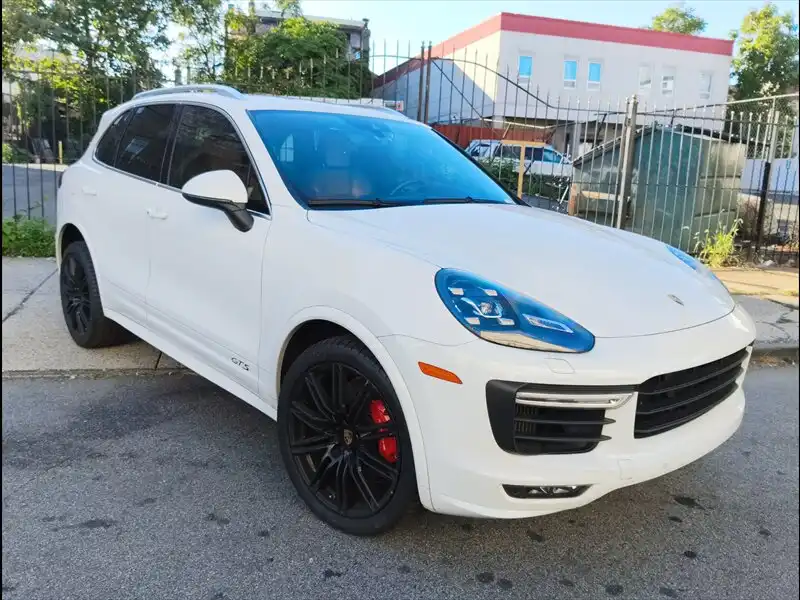 2016 Porsche Cayenne GTS's photo