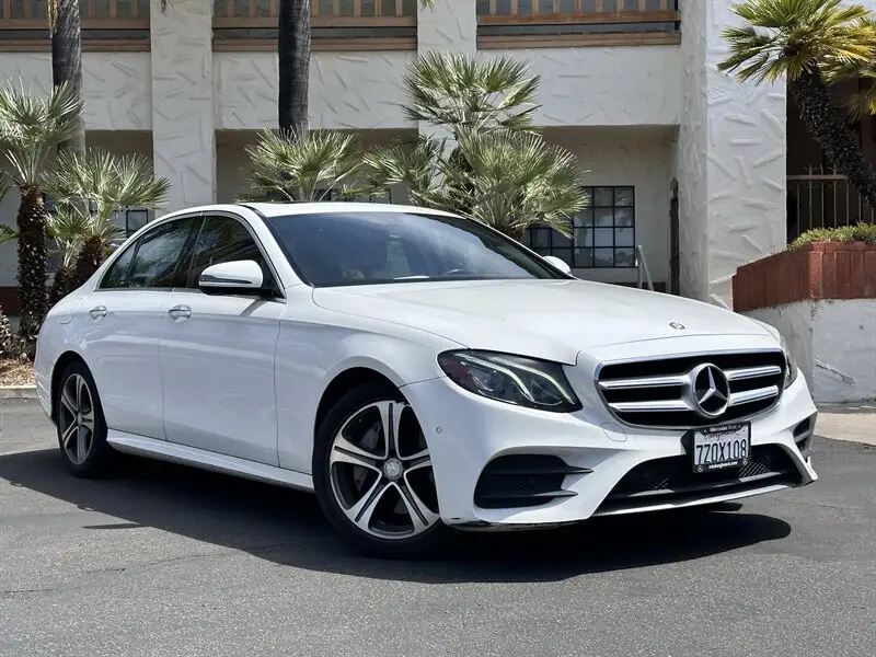 2017 Mercedes-Benz E-Class E300 photo 1