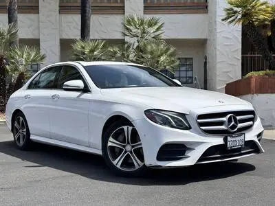 2017 Mercedes-Benz E-Class E300 photo 3