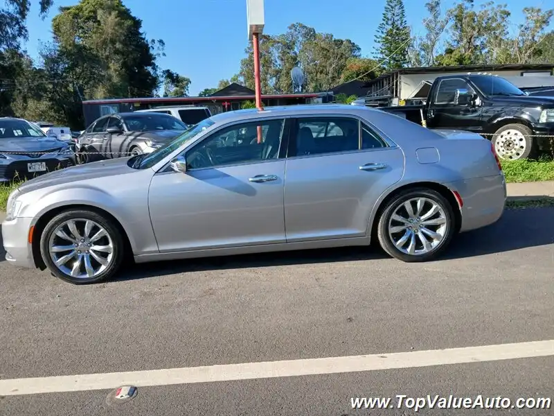 2017 Chrysler 300 C's photo
