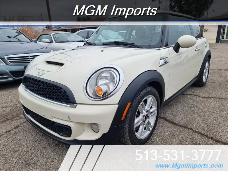 2013 MINI Cooper S photo 1