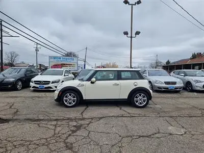 2013 MINI Cooper S photo 2