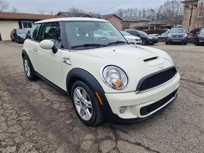 2013 MINI Cooper S photo 4