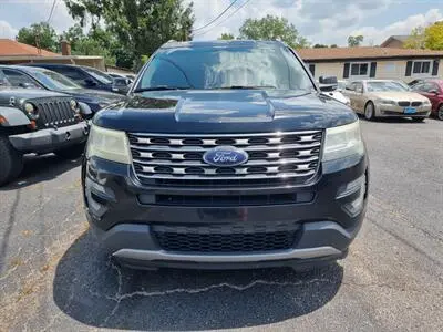 2017 Ford Explorer XLT 4WD photo 3