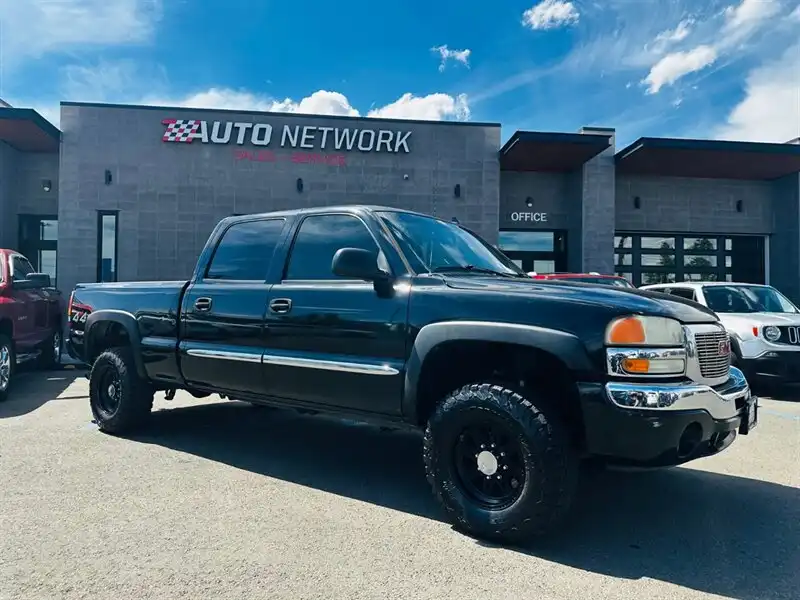 2006 GMC Sierra 6.5 SLT 4WD Crew Cab ft Box's photo